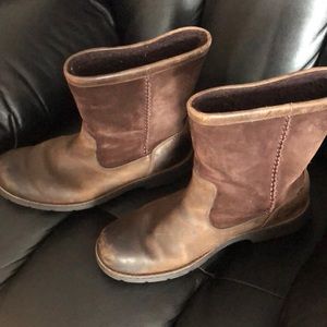 UGG men’s boots with distressed brown leather bottom and suede top.Size11.5 EEE.